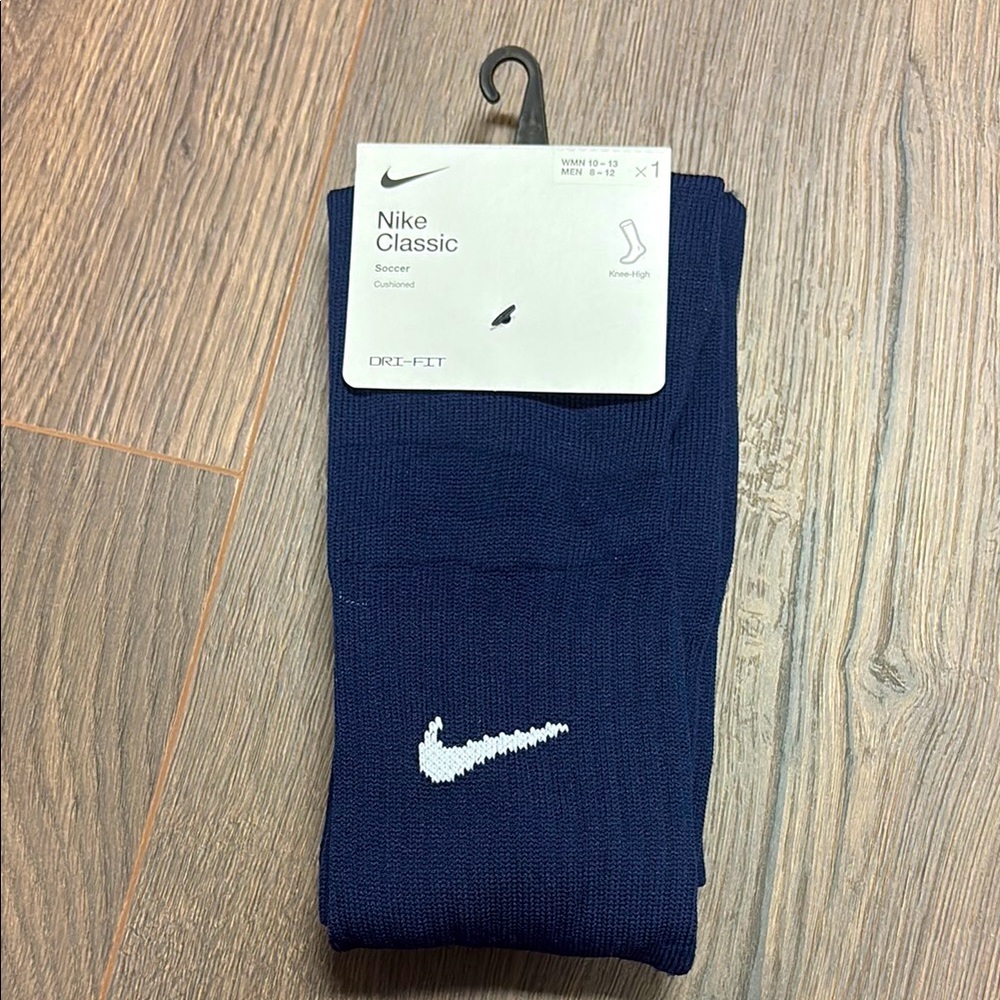 ⚽️ NWT ⚽️ Nike classic soccer socks - navy knee high men 8-12 (L) / woman 10-13